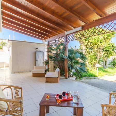 Villetta Rossa With Garden - Happy Rentals Melendugno Εξωτερικό φωτογραφία